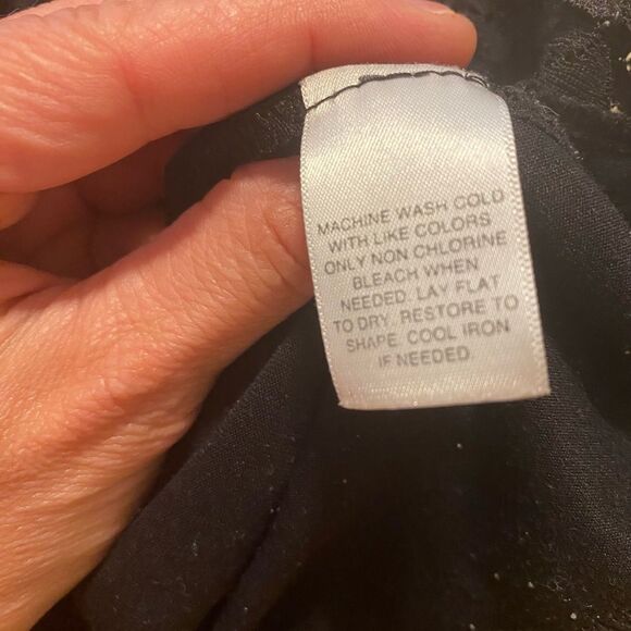 White House Black Market sz. M black wide lace trim Camisole w/adjustable straps - Picture 12 of 12